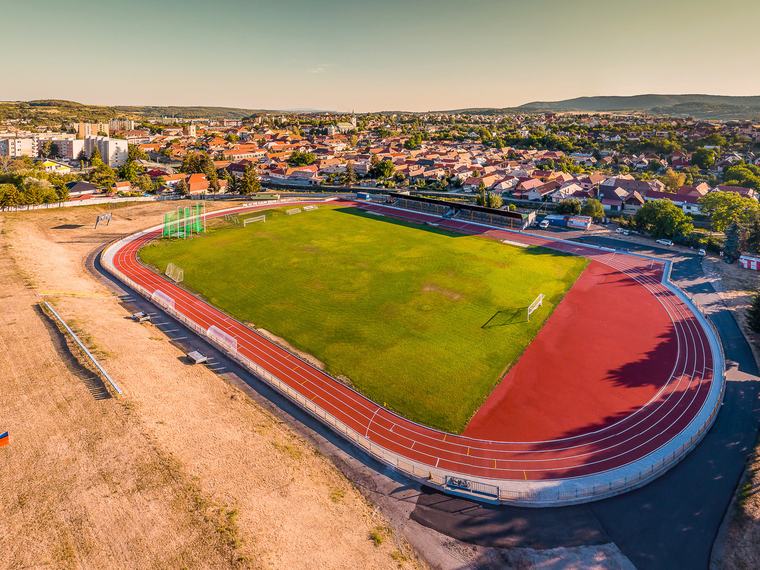Rekonštrukcia atletického oválu