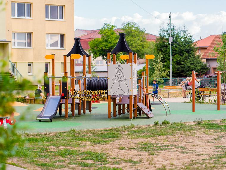 Revitalizácia medziblokových priestorov sídliska Majerský rad