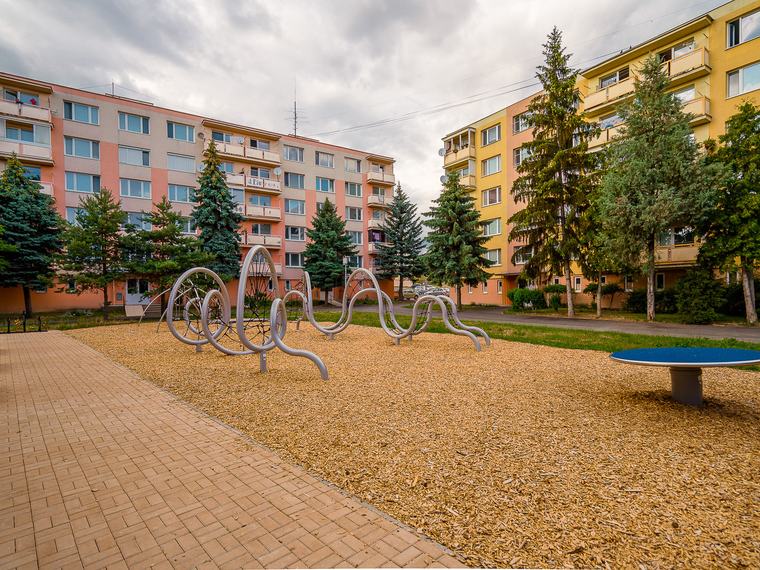 Revitalizácia medziblokových priestorov sídliska Majerský rad