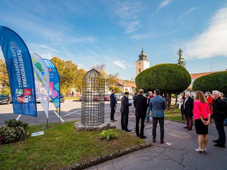 Klietka hanby na Svätotrojičnom námestí