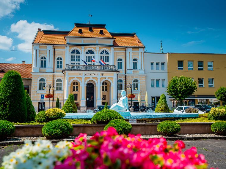 Obnova krovu a fasády Mestského úradu v Krupine
